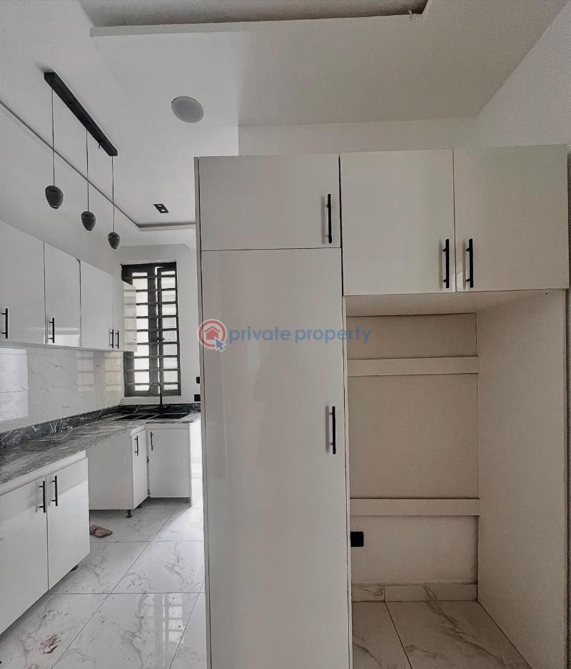 4 bedroom Maisonette For Sale Ologolo Lekki Lagos - 1