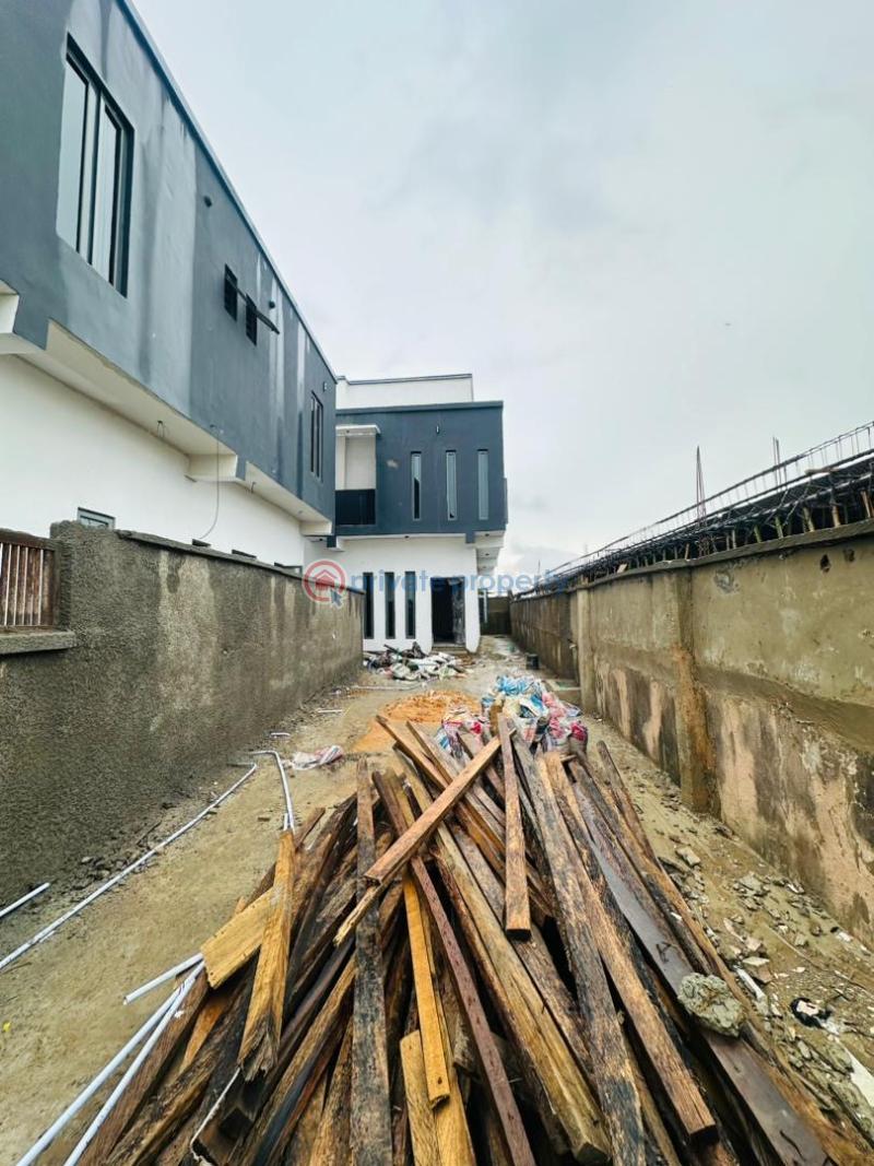 4 bedroom Semi detached Duplex For Sale Maryland Lagos - 3