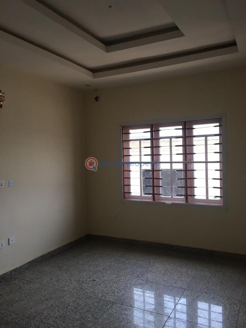 For rent 4 bedroom House Riverpark Estate, Along Airport Road Lugbe