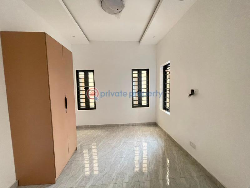 4 bedroom Flat & Apartment For Sale Surulere Lagos - 1