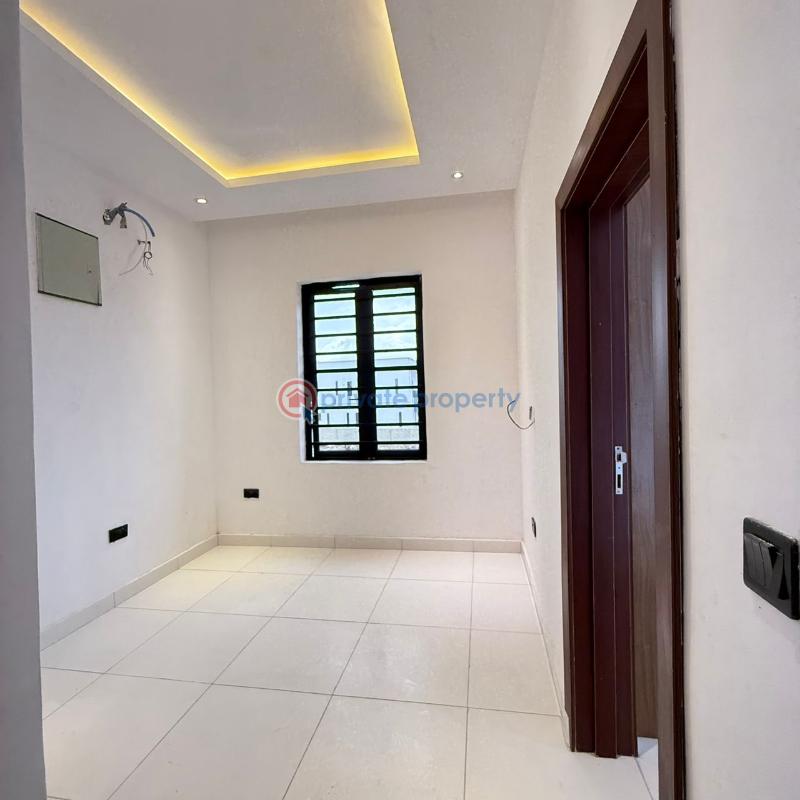 Newly built 4 bedroom semi-detached duplex, in a well secured and service estate (light is self service) - 4 4 bedroom Terraced Duplex For Sale Secure Estate At Ajah Lekki Sangotedo Ajah Lagos - 4