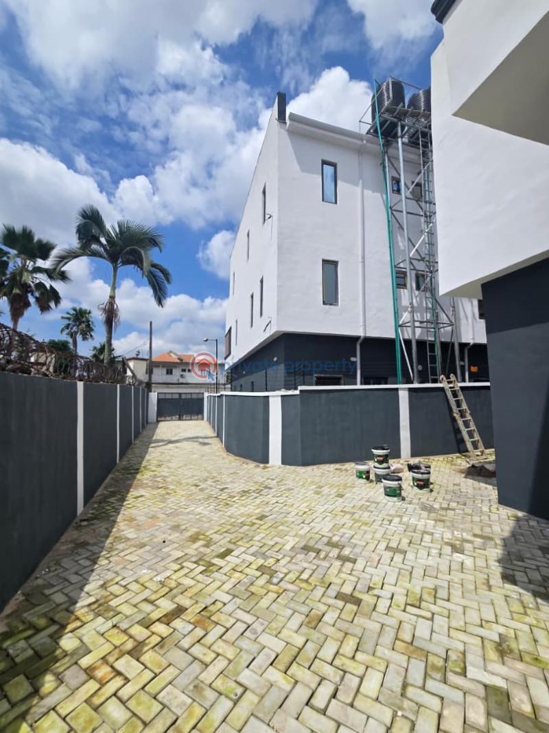 4 bedroom Flat & Apartment For Sale Anthony Village Maryland Lagos - 9