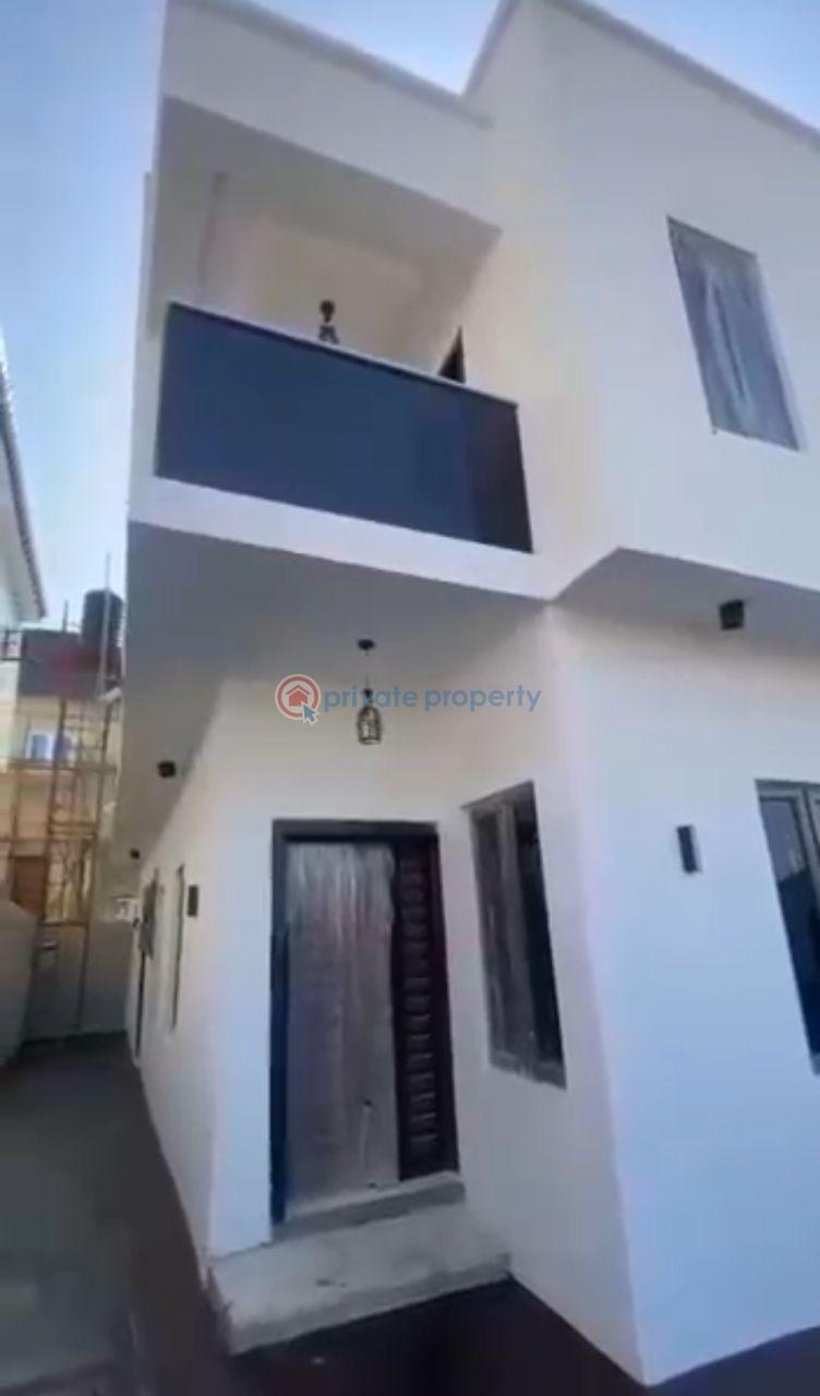 4 bedroom Semi detached Duplex For Sale At Bello Sholebo Estate Opposite General Hospital Ikorodu Lagos - 1