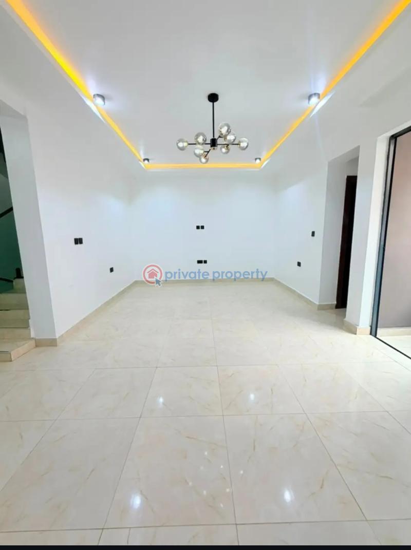 4 bedroom Detached Duplex For Sale Surulere Lagos - 1