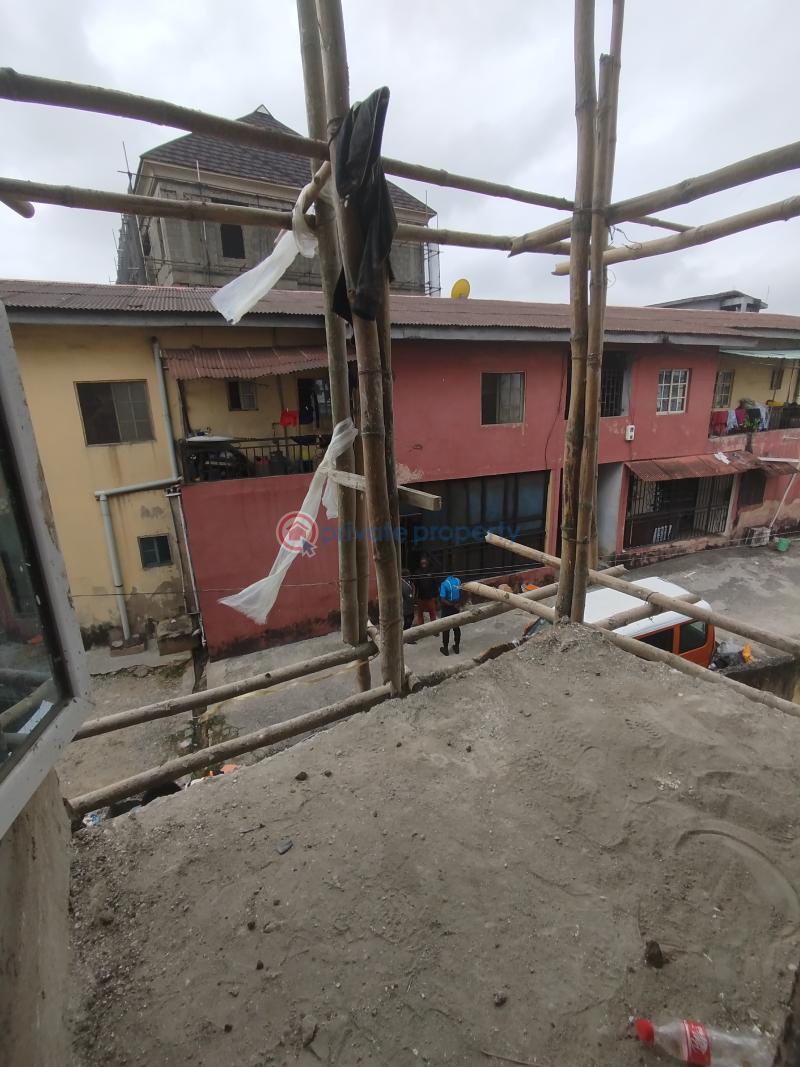 4 bedroom Semi detached Duplex For Sale Surulere Lagos - 12