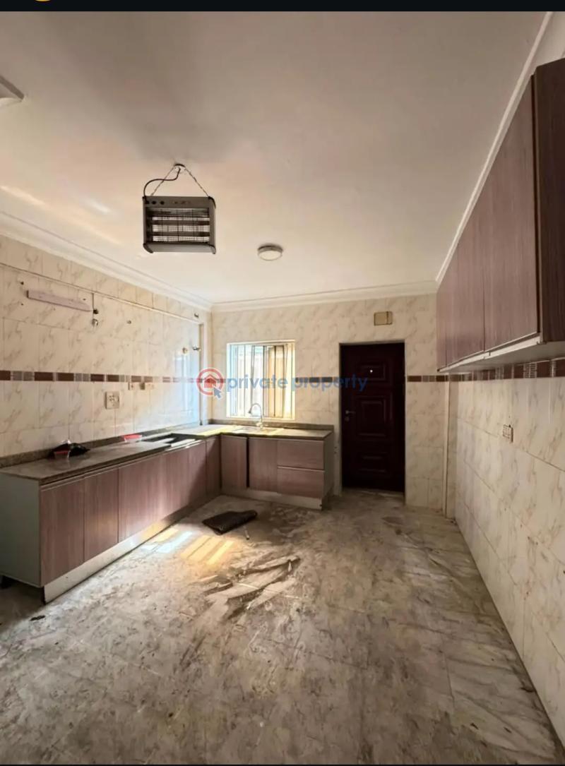 4 bedroom Semi detached Duplex For Sale Surulere Lagos - 3