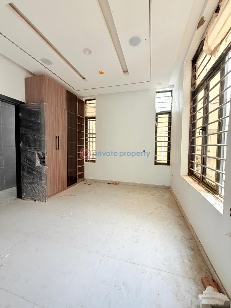 4 bedroom Semi detached Duplex For Sale Omole Phase 2 Ojodu Lagos - 7