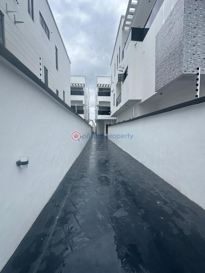 4 bedroom Semi detached Duplex For Sale Ologolo Lekki Lagos - 0