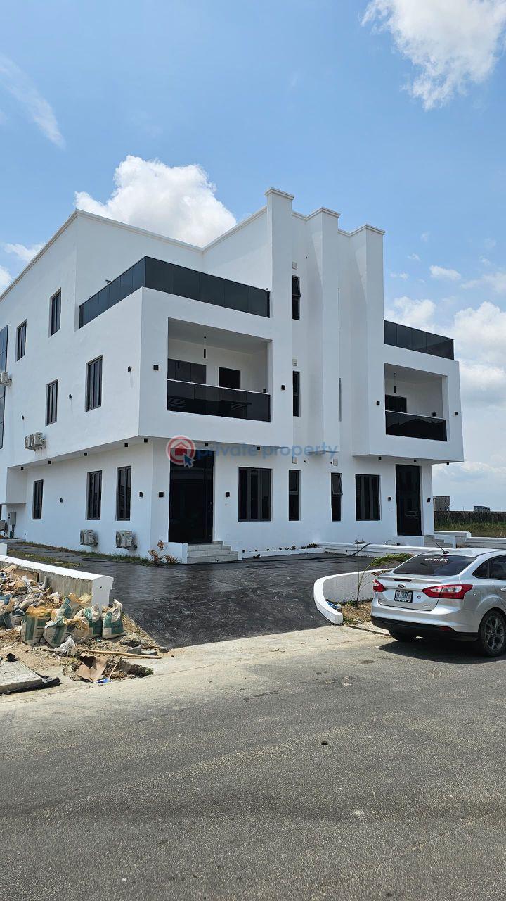 4 bedroom Semi detached Duplex For Sale Cowrie Creek Lekki Phase1,lagos. Lekki Phase 1 Lagos - 0