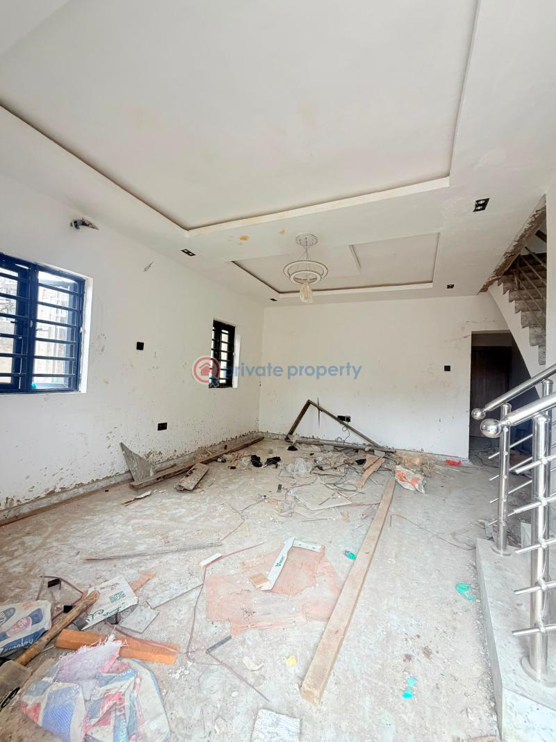 4 bedroom Semi detached Duplex For Sale Ilupeju Lagos - 11