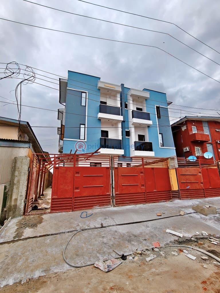 4 bedroom Semi detached Duplex For Sale Ifako-Gbagada Lagos - 10
