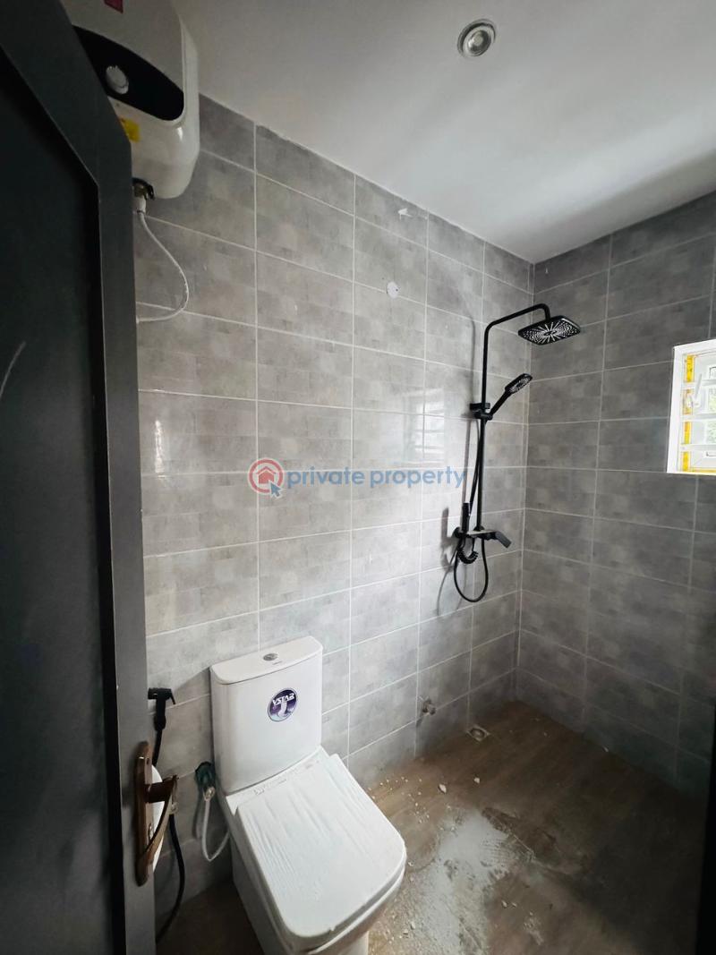 House For Sale Location: Golden Tulip Road, Jericho Gra, Ibadan Ibadan Oyo - 5