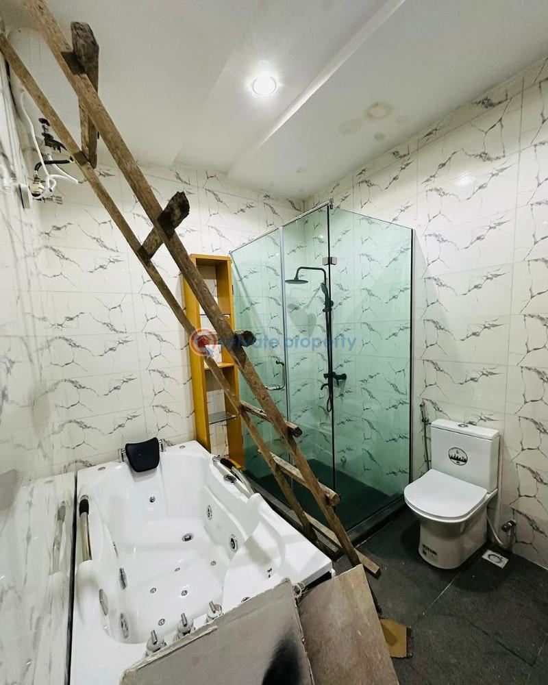 House For Sale Location: Golden Tulip Road, Jericho Gra, Ibadan Ibadan Oyo - 13