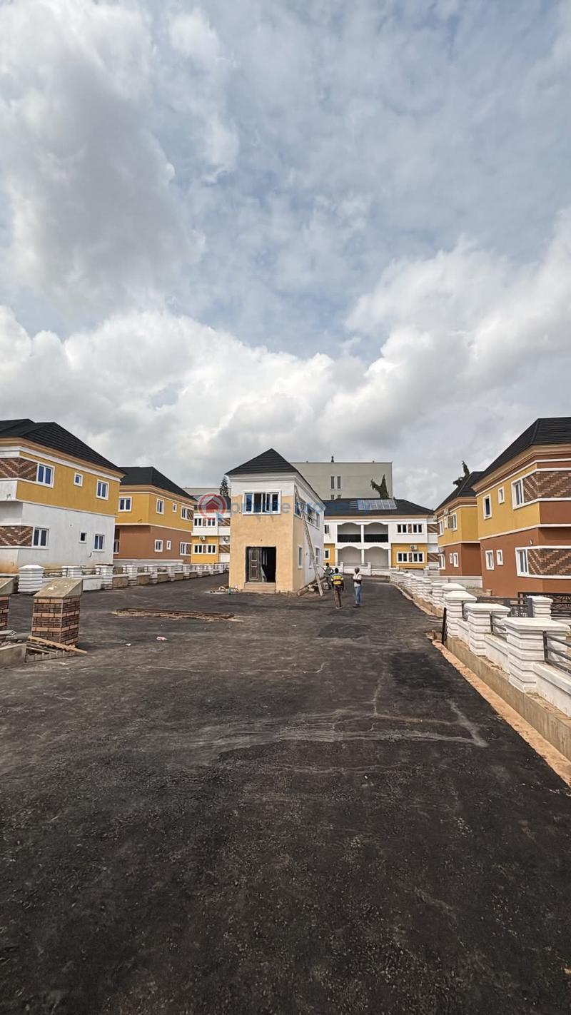 House For Sale Location: Golden Tulip Road, Jericho Gra, Ibadan Ibadan Oyo - 0