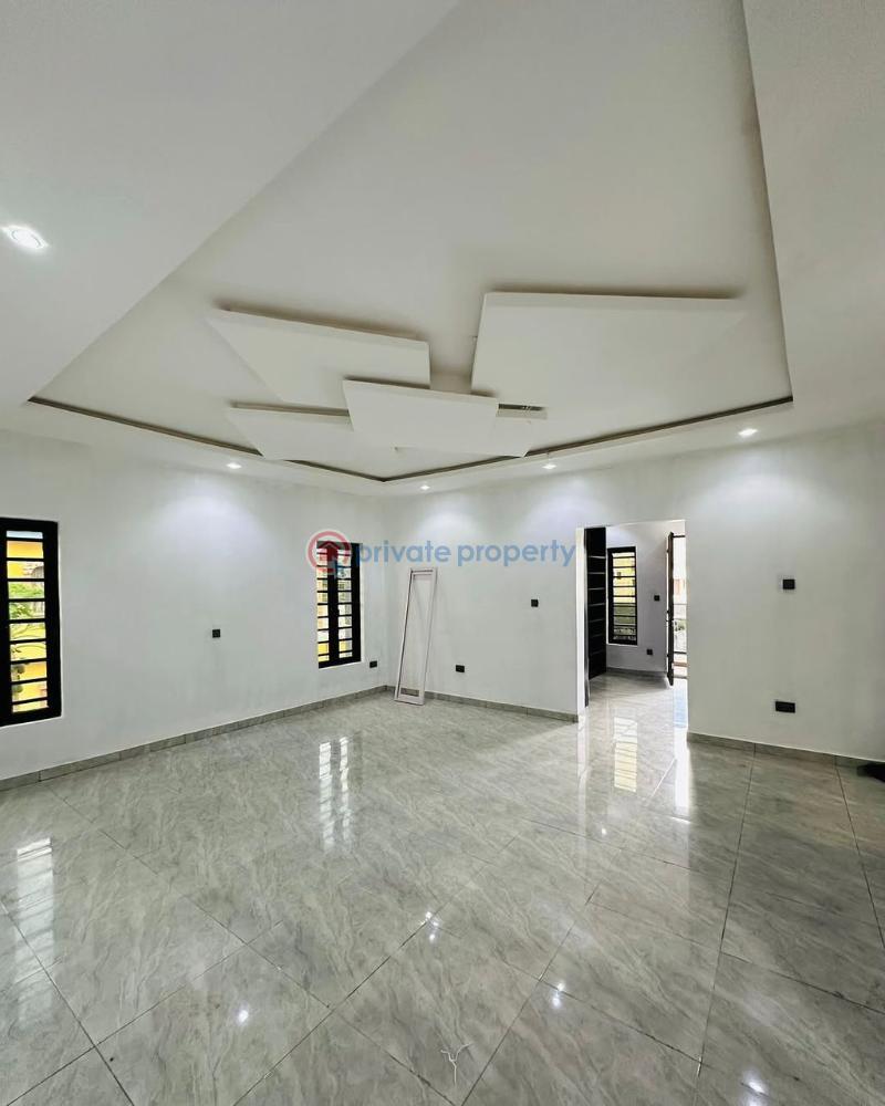 House For Sale Location: Golden Tulip Road, Jericho Gra, Ibadan Ibadan Oyo - 17