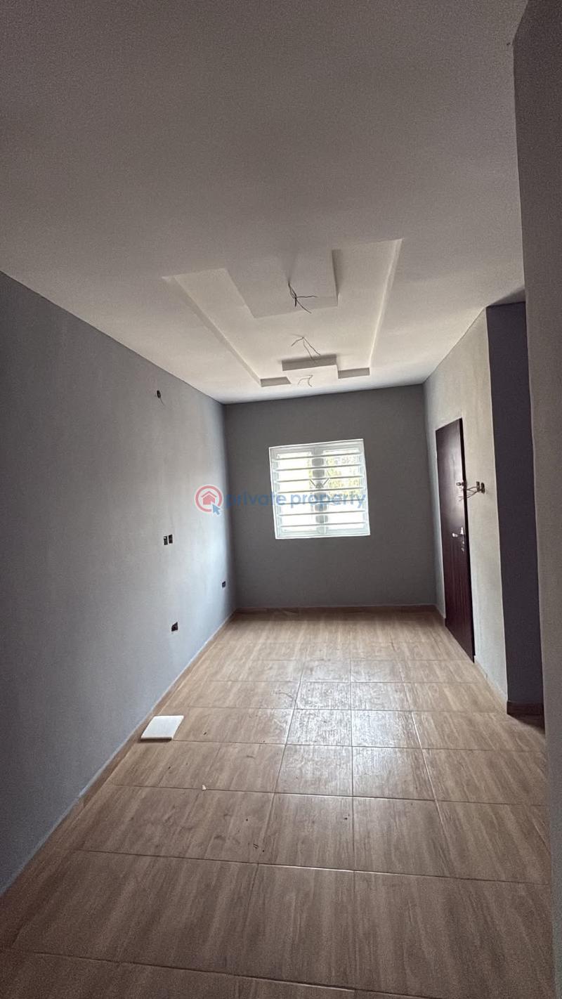 House For Sale Location: Golden Tulip Road, Jericho Gra, Ibadan Ibadan Oyo - 11