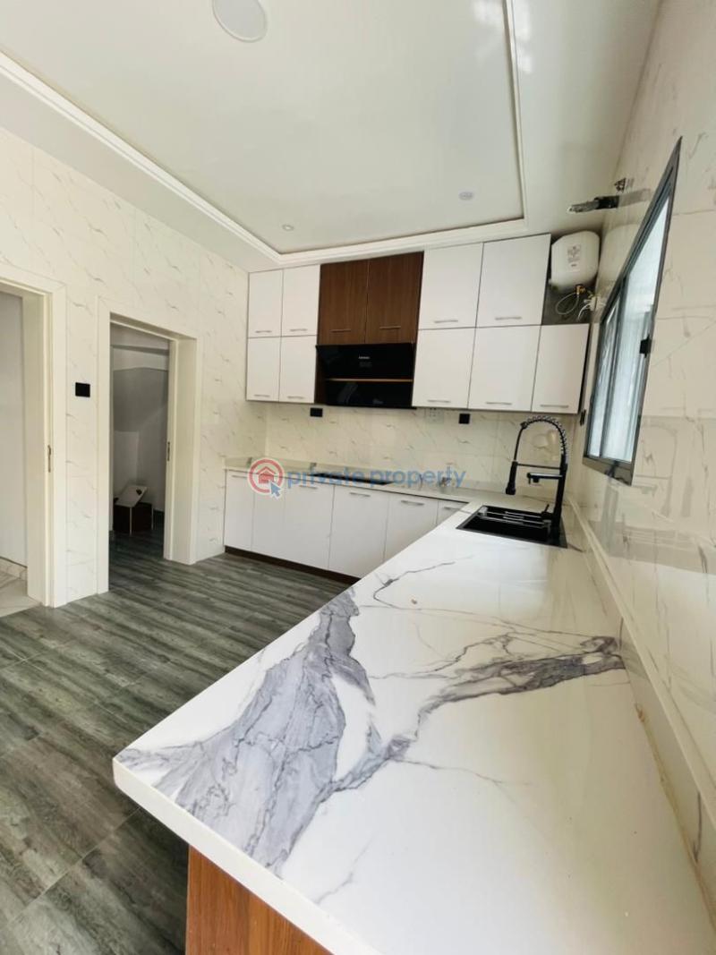 4 bedroom Semi detached Duplex For Sale Ogunlana Surulere Lagos - 5