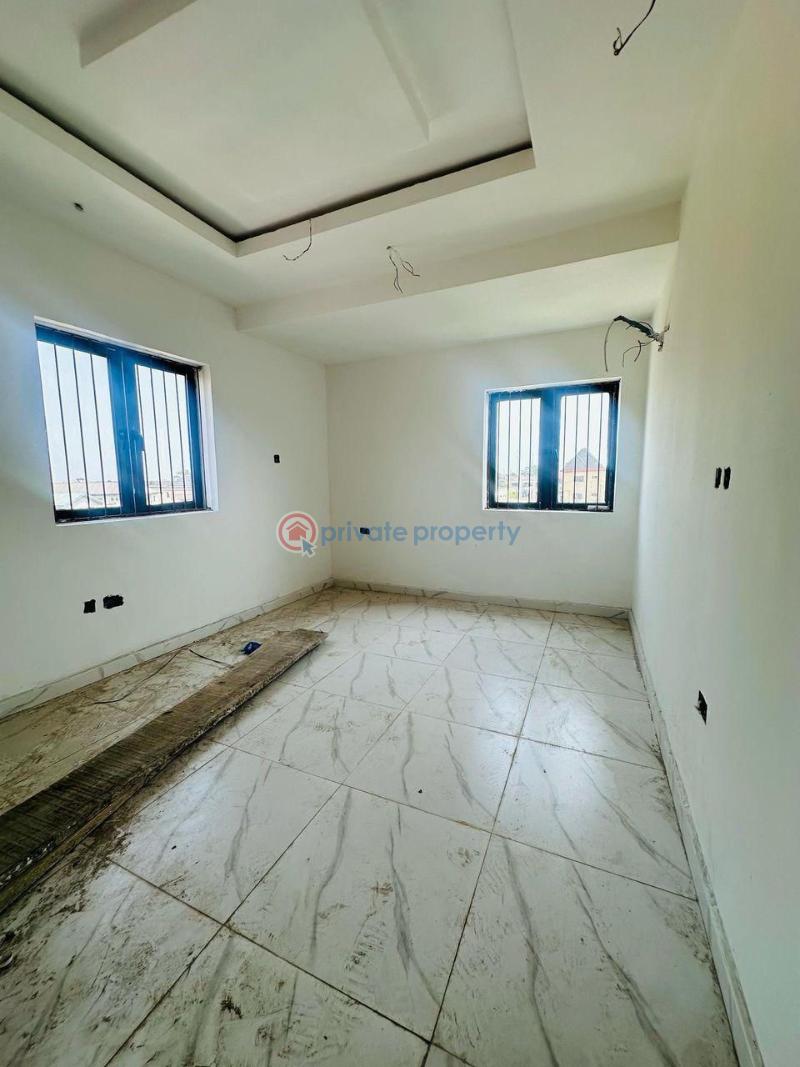 4 bedroom Semi detached Duplex For Sale Obanikoro Anthony Anthony Village Maryland Lagos - 2