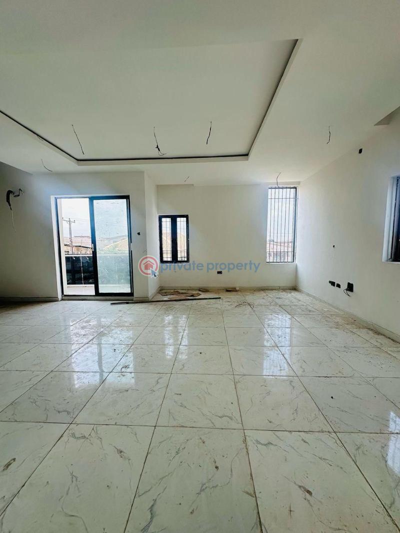 4 bedroom Semi detached Duplex For Sale Obanikoro Anthony Anthony Village Maryland Lagos - 8