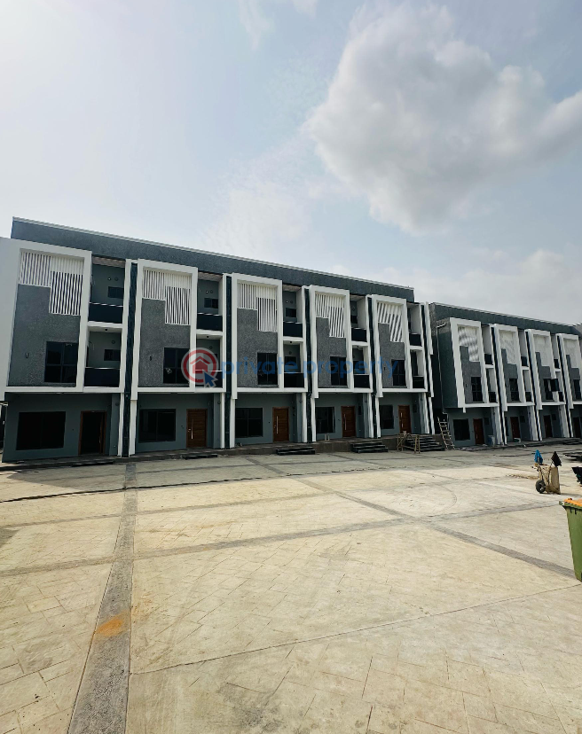 4 bedroom Terraced Duplex For Sale Magodo GRA Phase 2 Kosofe/Ikosi Lagos - 0