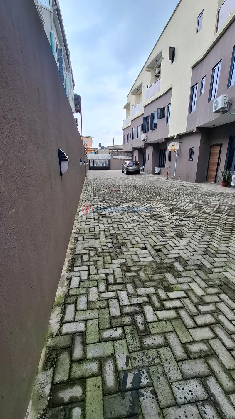 4 bedroom Terraced Duplex For Sale Ifako-Gbagada Lagos - 9