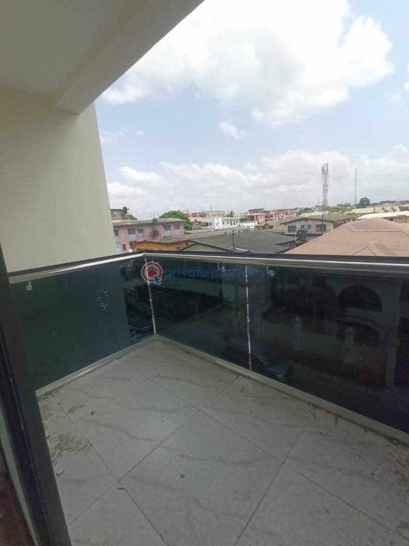 4 bedroom Terraced Duplex For Sale Obanikoro Shomolu Lagos - 1