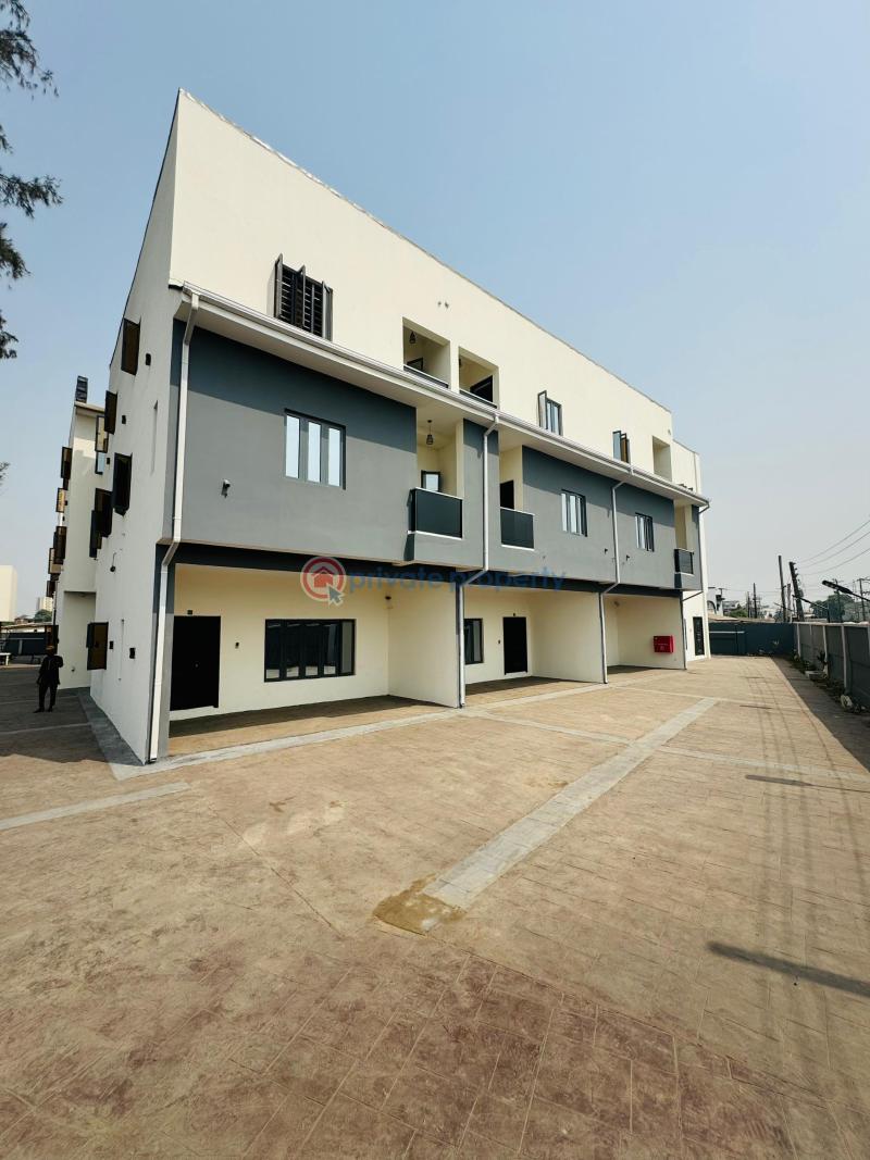 4 bedroom Terraced Duplex For Sale Surulere Lagos - 1
