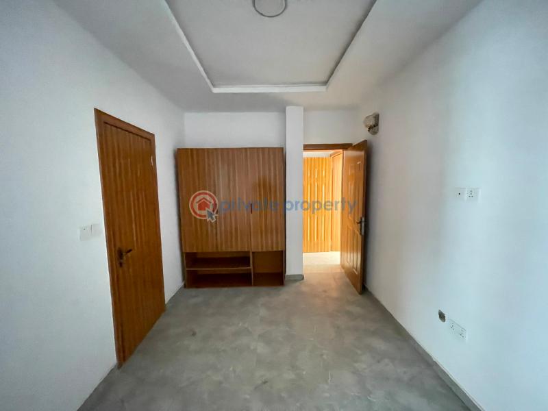 4 bedroom Flat & Apartment For Sale Phase 2 Ogudu GRA Lagos - 4