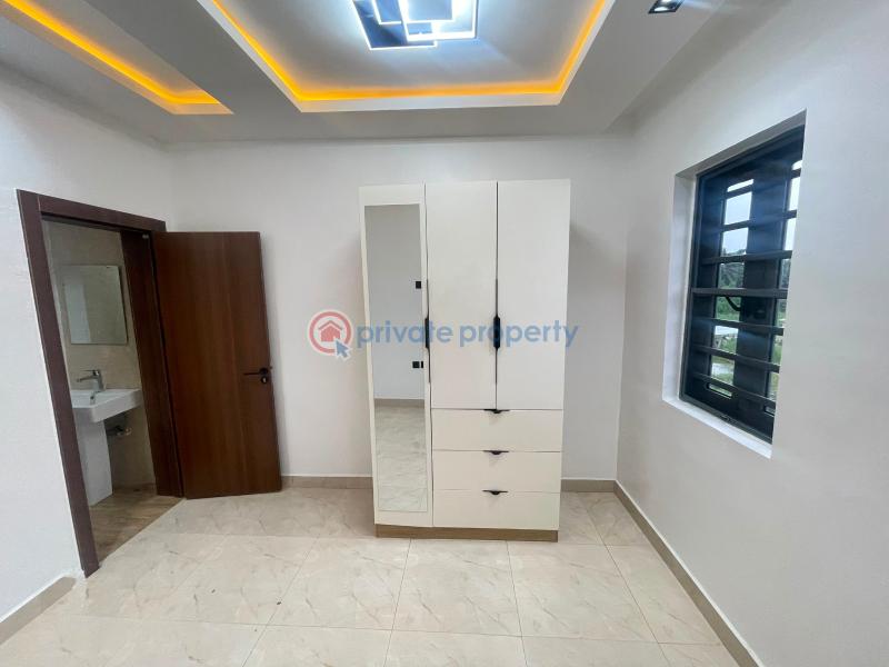 4 bedroom Flat & Apartment For Sale Alaka Estate Ogunlana Surulere Lagos - 11
