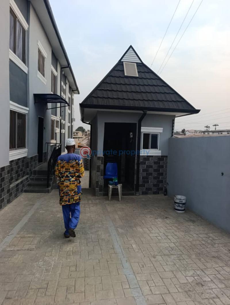 3 bedroom Flat & Apartment For Rent Omogbafo By Splash Fm, Felele Straight Challenge Ibadan Oyo - 5
