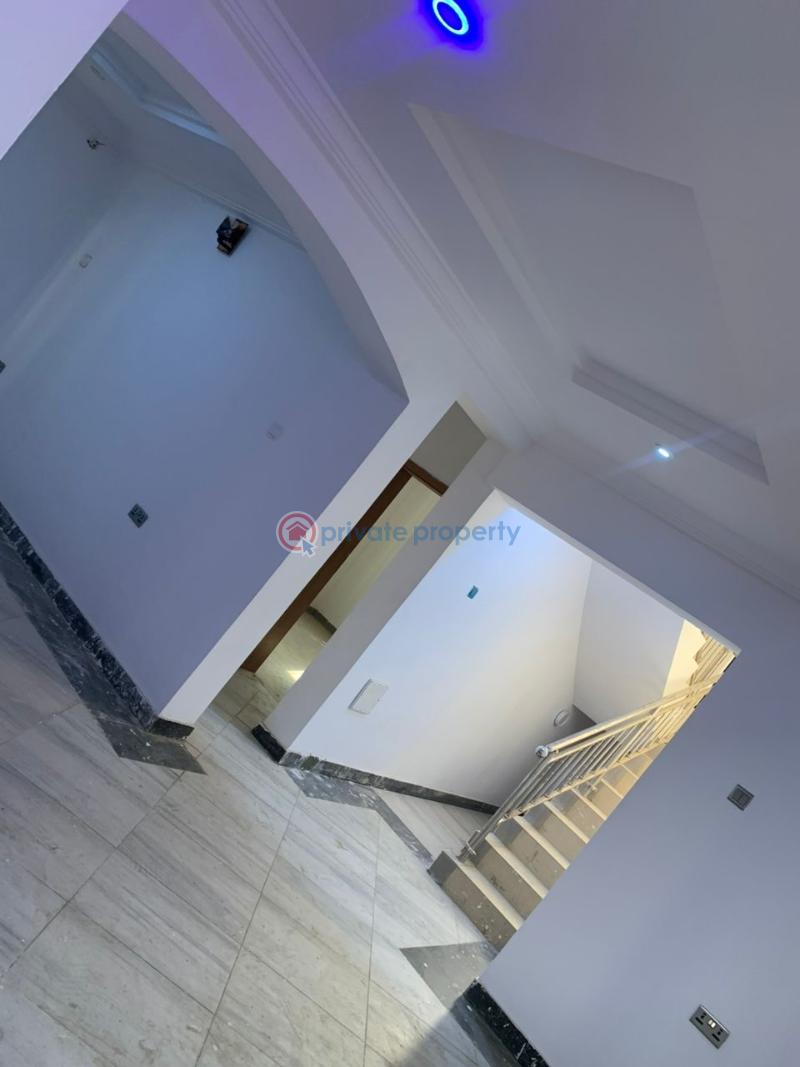 4 bedroom Duplex For Rent Dove Filling Station Taska Akala Express Akala Express Ibadan Oyo - 1
