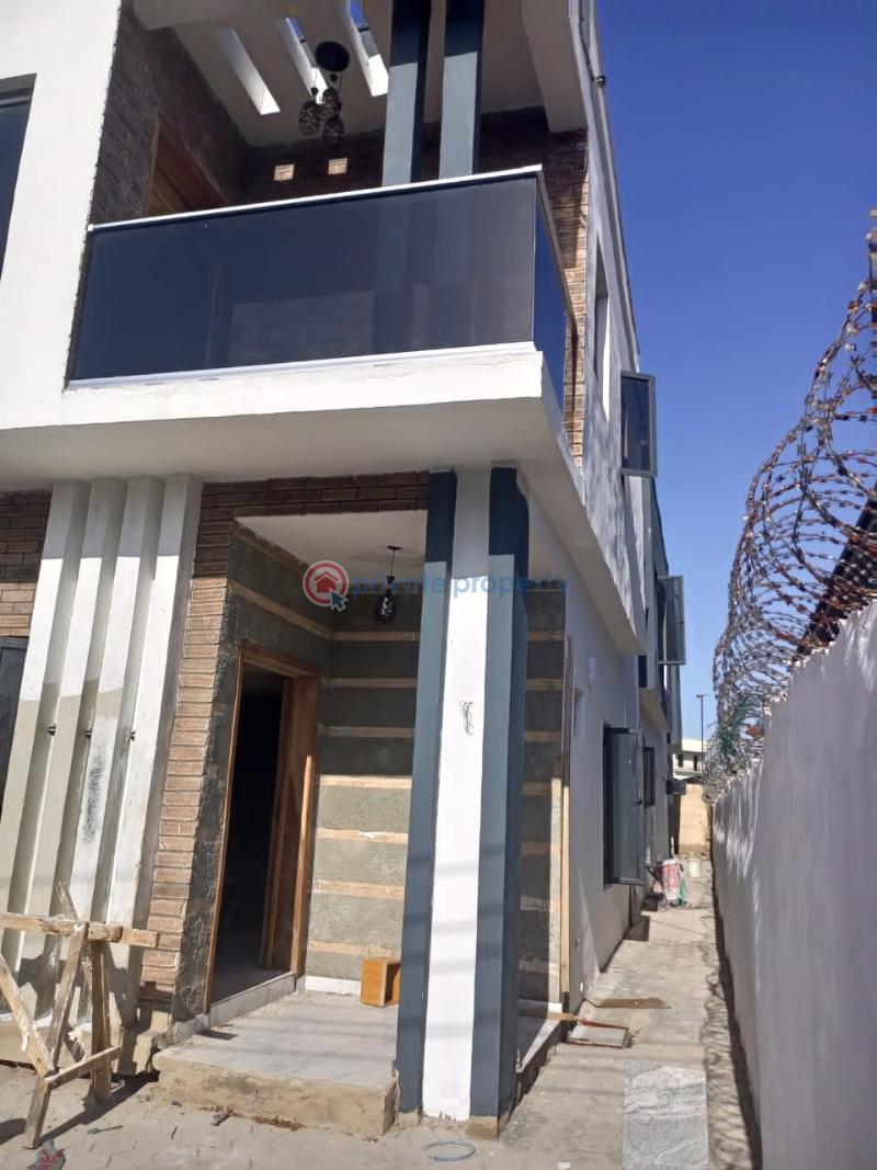 For sale 4 bedroom House Off Adeniran Ogunsanya, Surulere Lagos (PID 8PAPRD) Private