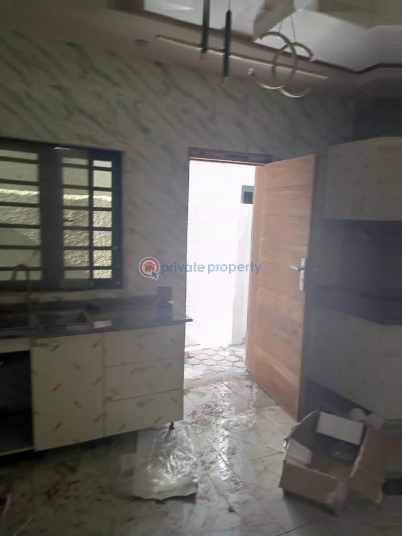 For sale 4 bedroom House Off Adeniran Ogunsanya, Surulere Lagos (PID 8PAPRD) Private