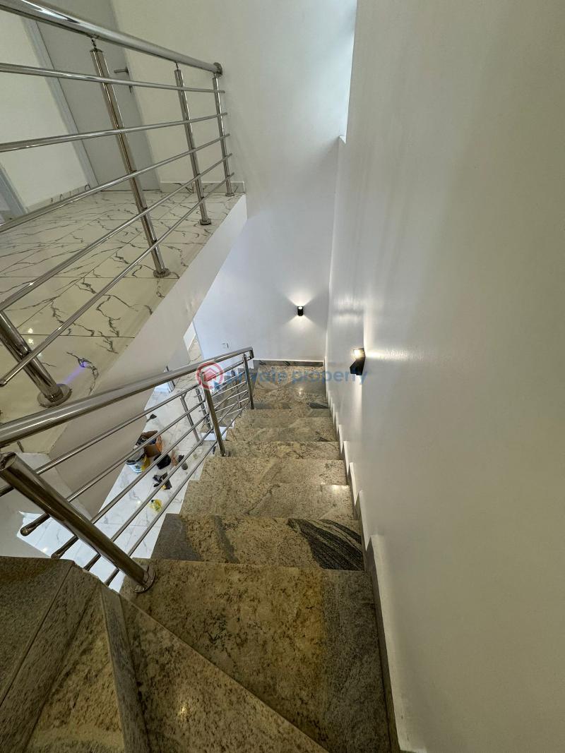 4 bedroom Semi detached Duplex For Sale Along Voice Of Nigeria Road Lugbe Abuja Phase 4  - 14