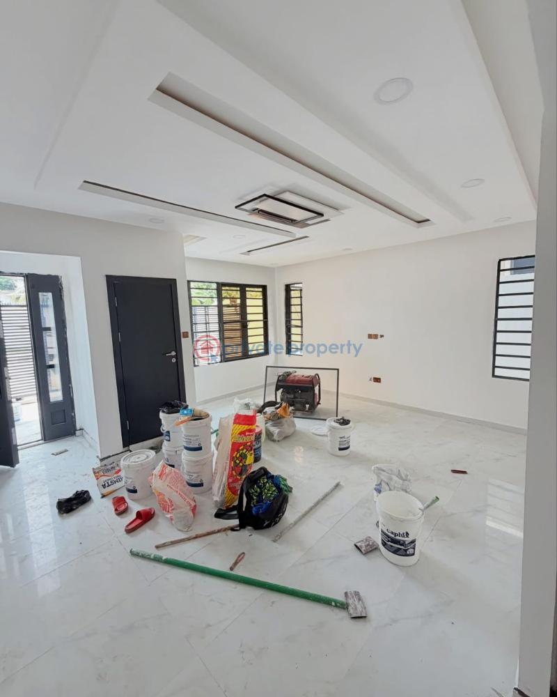 4 bedroom Semi detached Duplex For Sale Anthony Maryland Lagos - 5