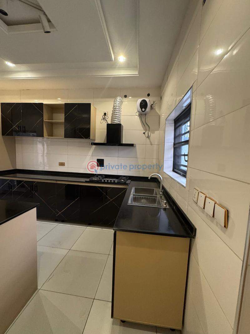 4 bedroom Semi detached Duplex For Sale Along Voice Of Nigeria Road Lugbe Abuja Phase 4  - 19