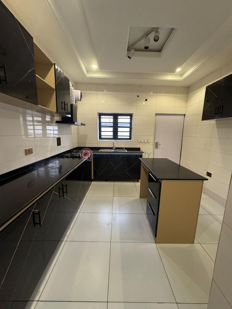 4 bedroom Semi detached Duplex For Sale Along Voice Of Nigeria Road Lugbe Abuja Phase 4  - 3