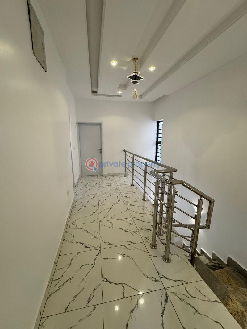 4 bedroom Semi detached Duplex For Sale Along Voice Of Nigeria Road Lugbe Abuja Phase 4  - 2