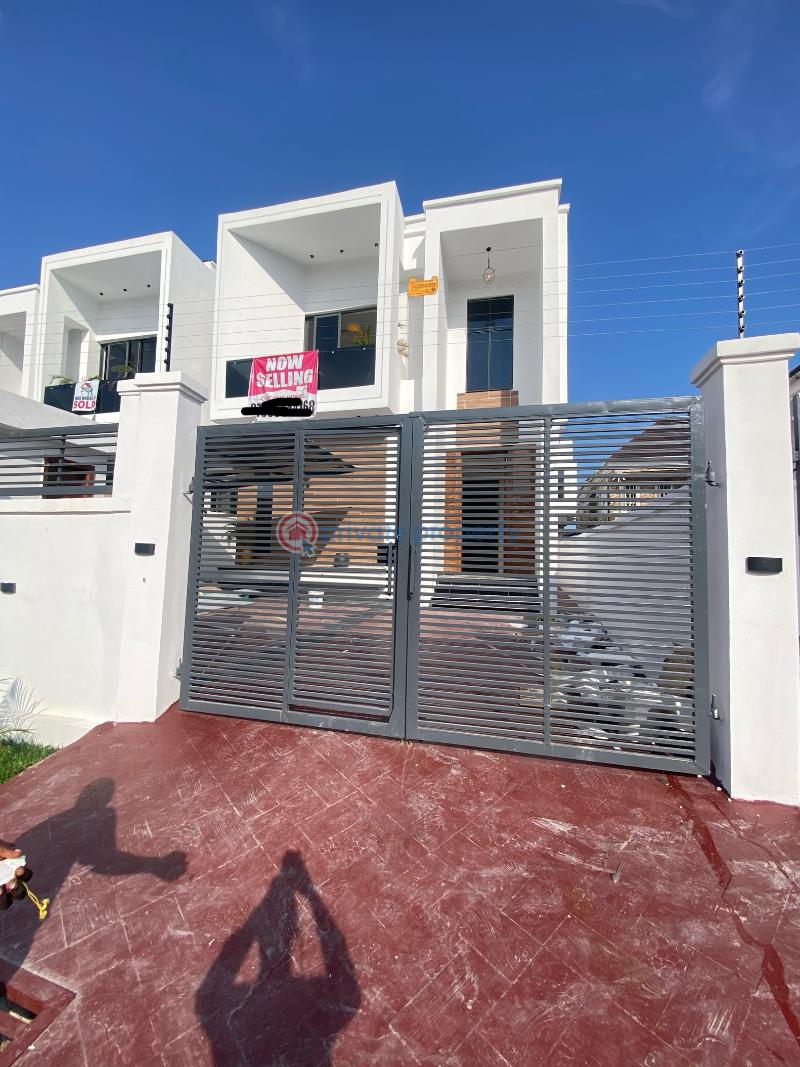 5 bedroom Detached Duplex For Sale Chevron Drive Lekki Lagos - 1