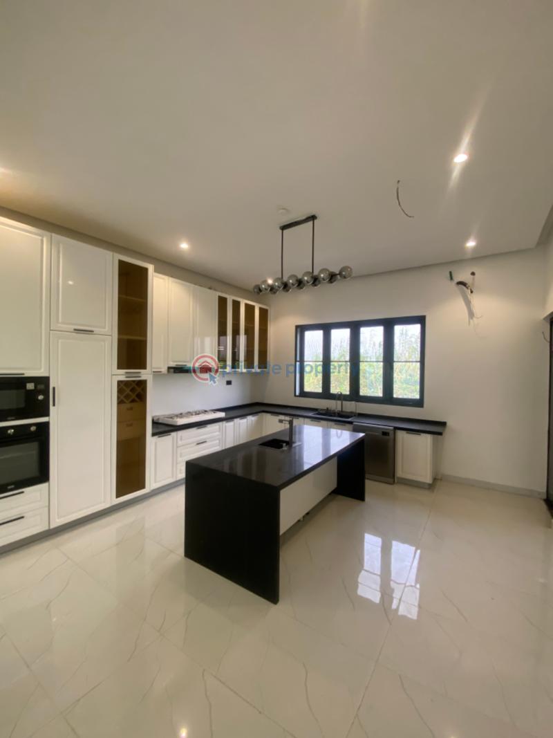 5 bedroom Detached Duplex For Sale Chevron Drive Lekki Lagos - 1