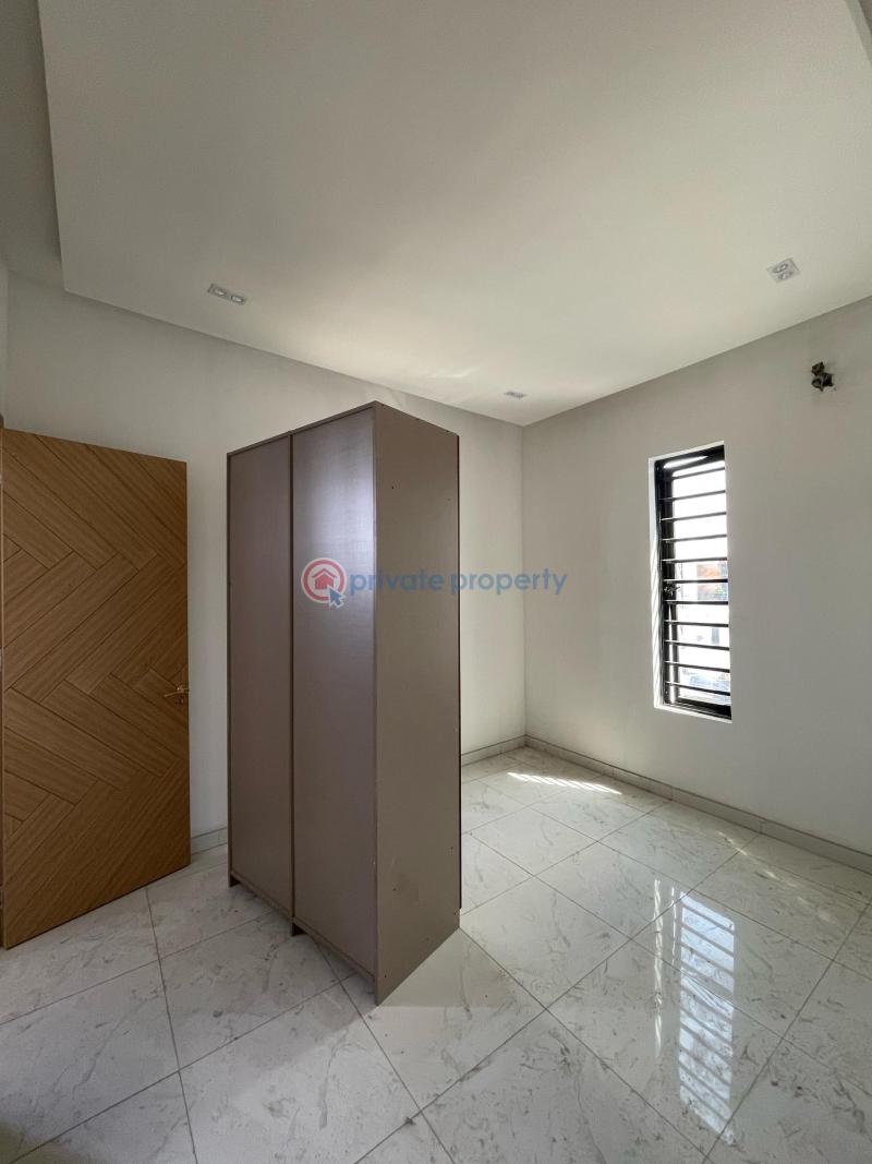 Newly built 5 bed duplex with swimming pool - 6 5 bedroom Detached Duplex For Sale Orchid Road Along Lekki Expressway Lagos - 6