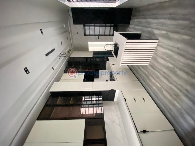 5 bedroom Detached Duplex For Sale Chevron Drive Lekki Lagos - 4
