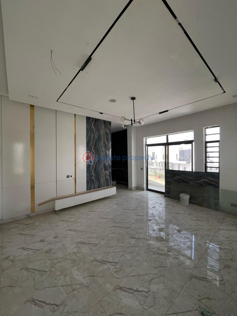 Newly built 5 bed duplex with swimming pool - 8 5 bedroom Detached Duplex For Sale Orchid Road Along Lekki Expressway Lagos - 8