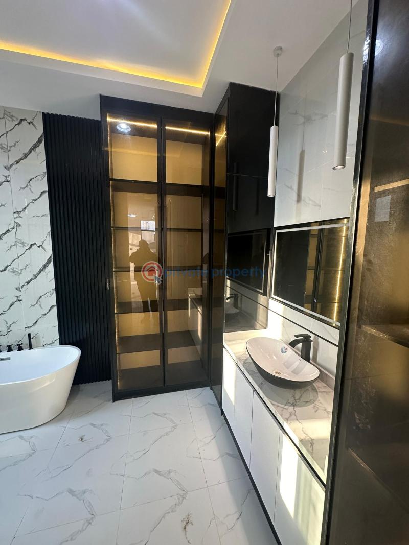 5 bedroom Detached Duplex For Sale Lakeview Park Lekki Expressway Lagos - 4