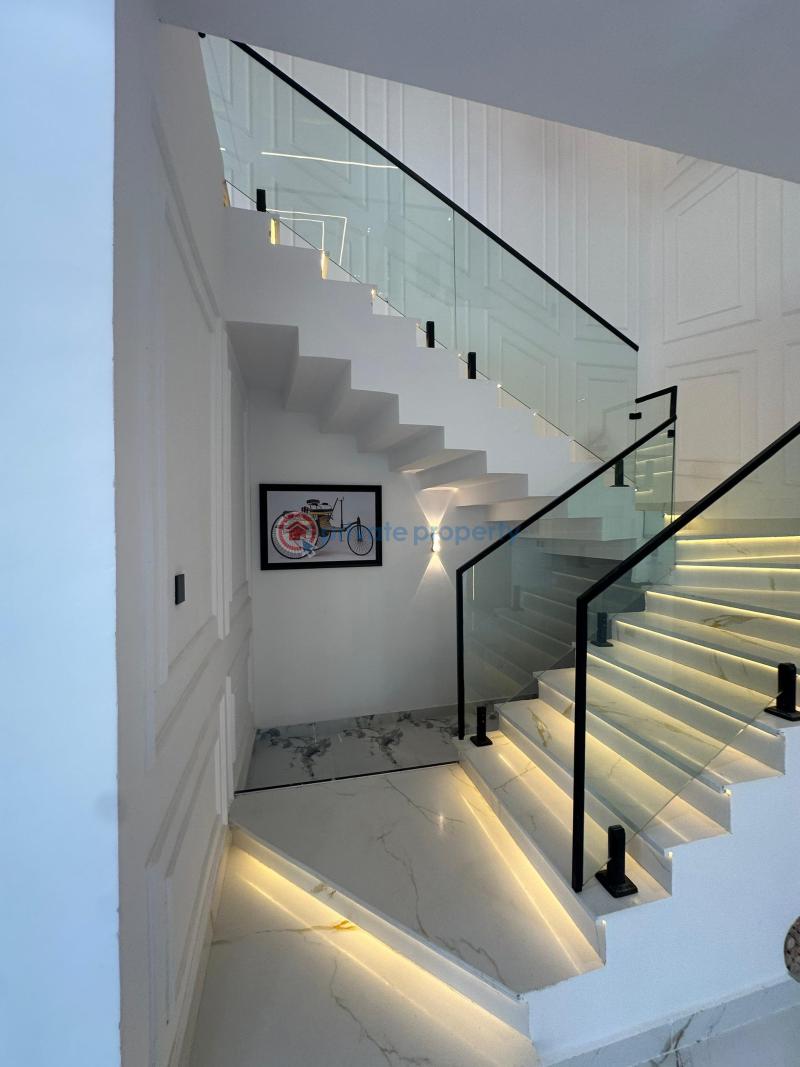 5 bedroom Detached Duplex For Sale Lakeview Park Lekki Expressway Lagos - 5