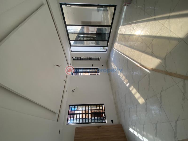 5 bedroom Detached Duplex For Sale Chevron Drive Lekki Lagos - 11