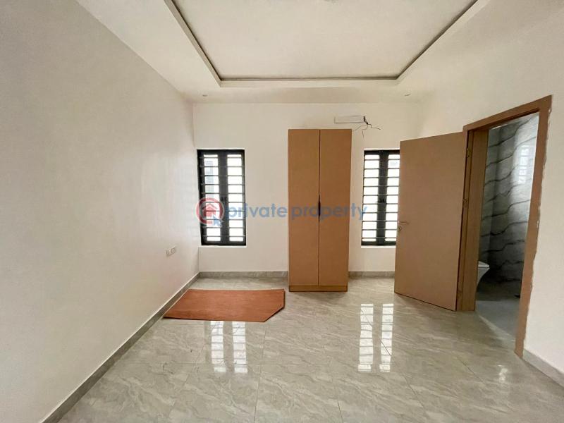 5 bedroom Flat & Apartment For Sale Surulere Lagos - 6