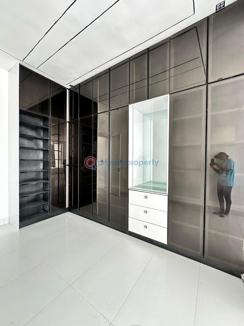 5 bedroom Detached Duplex For Sale Chevron Lekki Lagos - 2