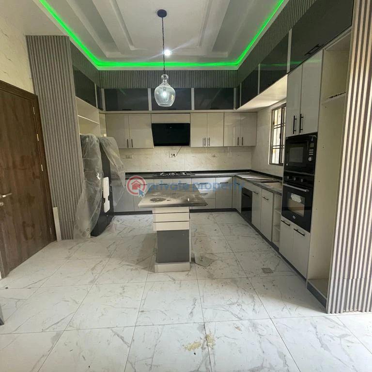 5 bedroom Detached Duplex For Sale Guzape Abuja Phase 1  - 4