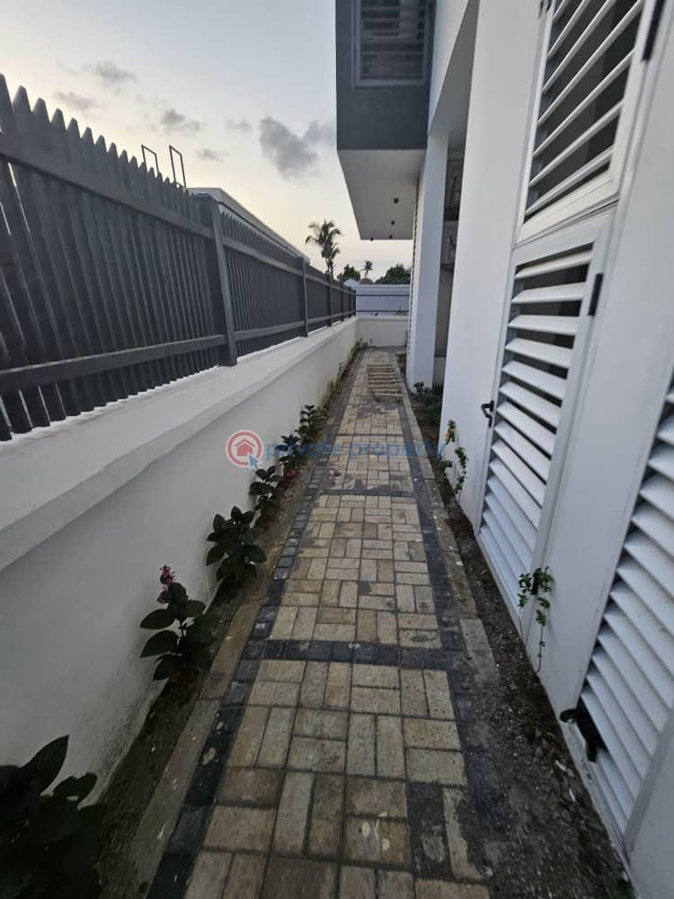 5 bedroom Detached Duplex For Sale Ikeja GRA Lagos - 18